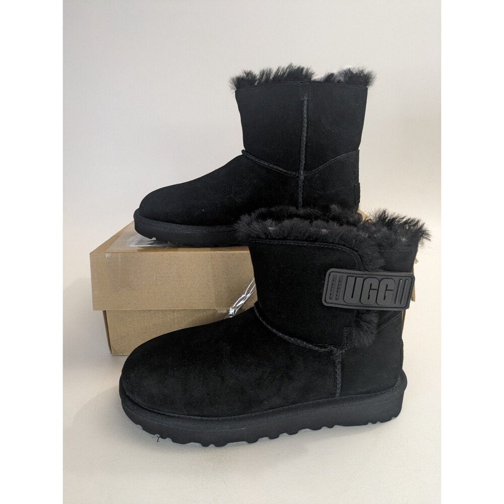 UGG Women's Mini Bailey Logo Strap‎ Suede Boots, 5 US